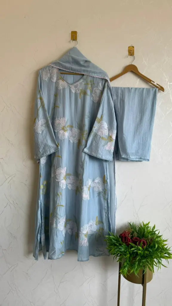 SN3832-BLUE.webp