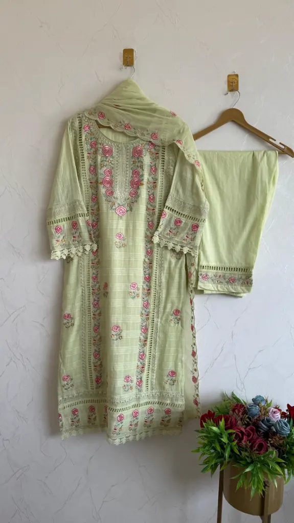 GREEN