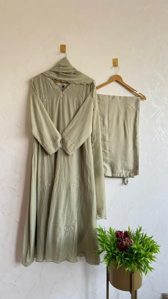 21573-green.webp